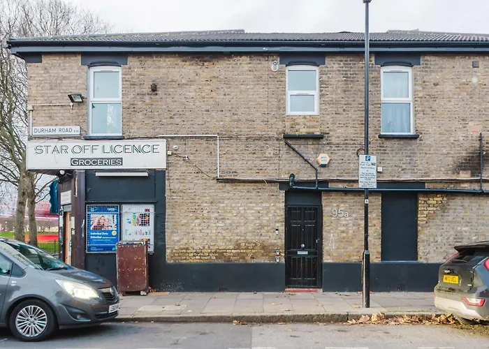 Modern Cosy Corner Flat - 2 Bed Close To 2X Tube Stations