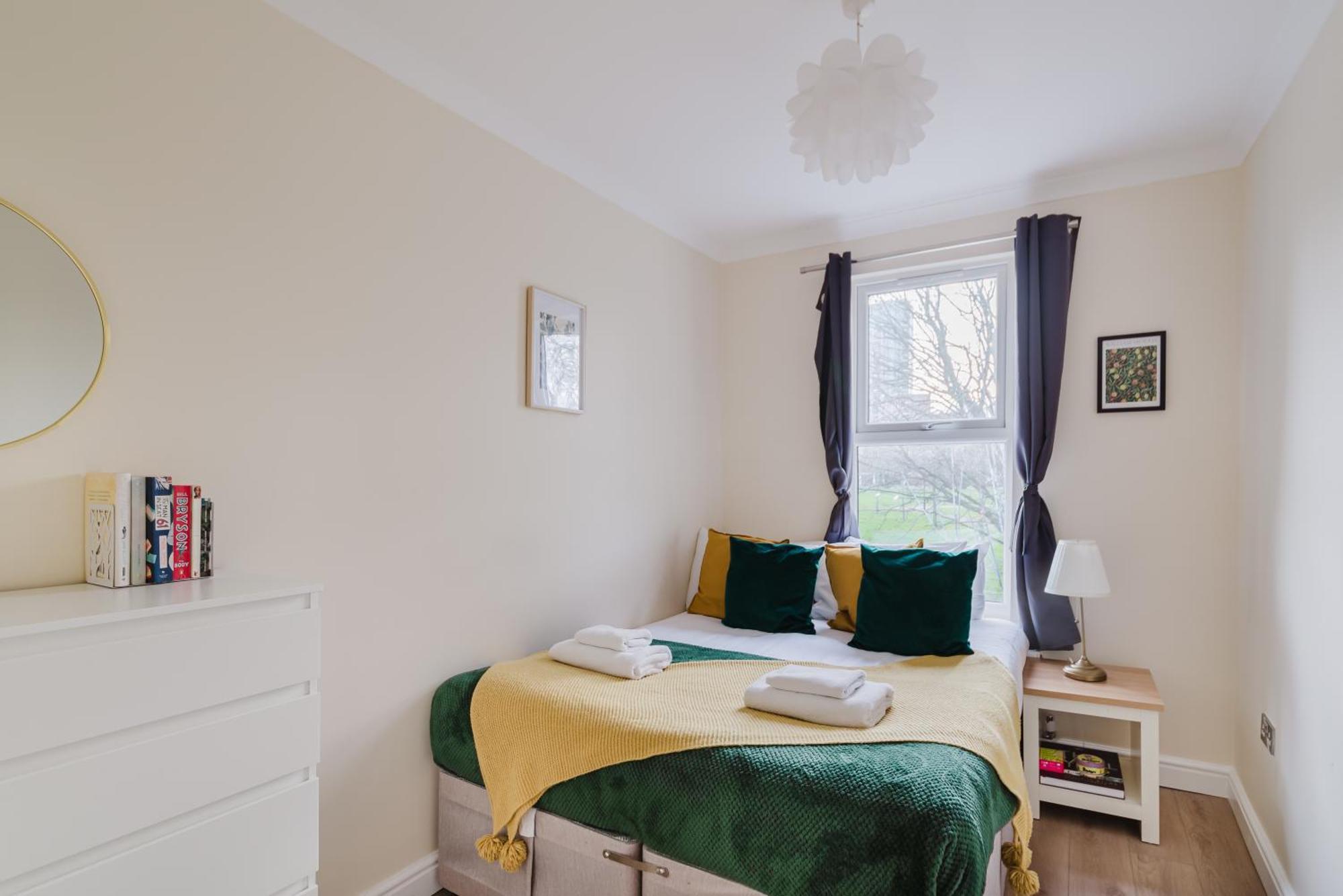 Modern Cosy Corner Flat 3 Bed And Loft Sleep 7 People Apartment